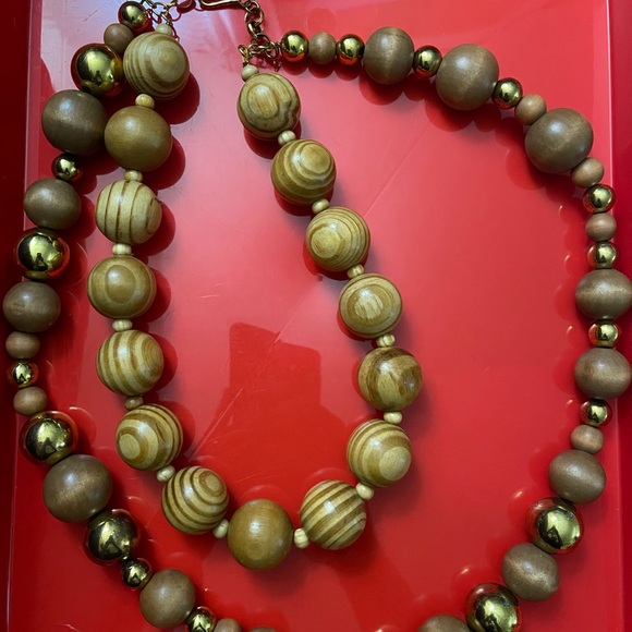 Sassy Jones Gold and Brown Beaded Necklace Set - Picture 2 of 6